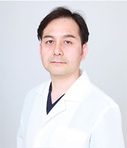 里 輝幸